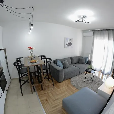 Apartment Dobraya Grey Novi Sad