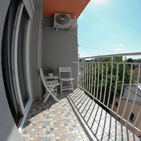 Apartment Dobraya Grey *
